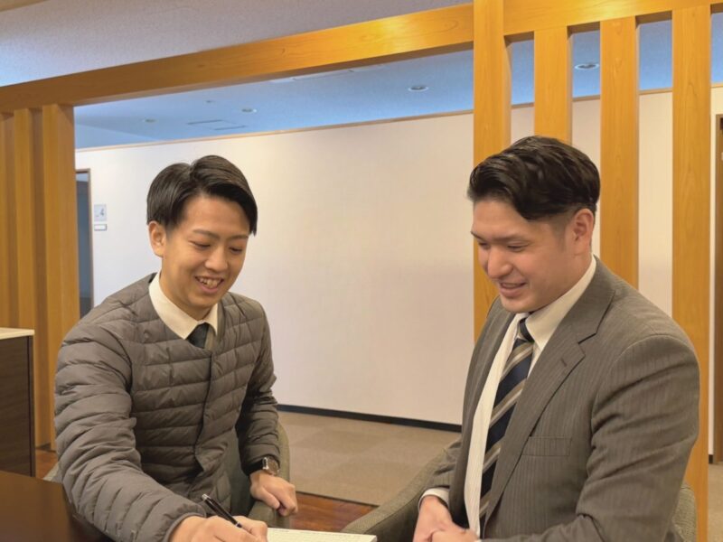 新人営業と教育担当の先輩営業